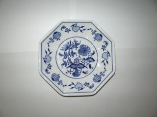 Cibulák talíř stolní Oktan osmihranný 19,5 cm originální cibulákový porcelán Dubí, cibulový vzor,