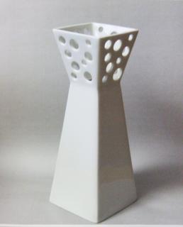 Váza Bohemia White hranatá prolamovaná- design prof. arch. Jiří Pelcl český porcelán Dubí