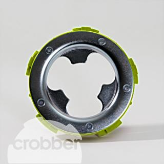crobber CC010 Stredový uzáver kefy - Columbus, Comac, Fimap, Ghibli, Kärcher (CC010 cro-connect Crobber pre COLUMBUS RA 35/B10/K10, COMAC Abila 17 B/E, Abila 20 B/E, Abila 45 B/BT/BXL/E, Abila 50 B/BT/E, CM 1817/CM 17 DS, CM 43F/50 / F/50 Plus, Džin 35 B/