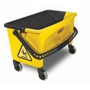Vedro 40l na koliečkách na žmýkanie Press wringet Bucket Rubbermaid (Vedro s koliečkami 40l na žmýkanie Press wringet Bucket Rubbermaid žltý)