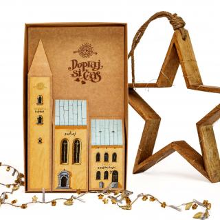 Malé mestečko s vežou Kostolík: Rozmarínový olej 250ml, Menší dom: Prieduškový čaj, Vyšší dom: Sadenica jedličky