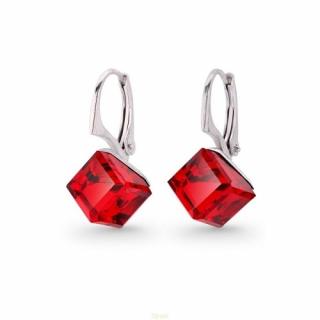 Strieborné náušnice kocky  Swarovski elements  8 mm červené LIGHT SIAM