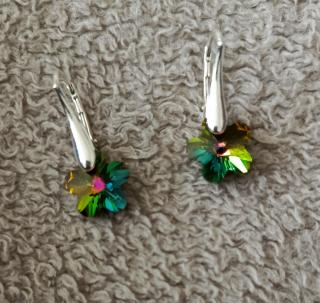 Strieborné náušnice Swarovski el. Flower zelené Vitrail Medium 12mm