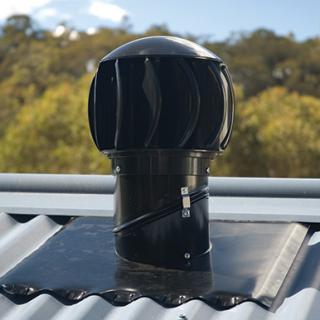 Ventilačná rotačná turbína TURBOVENTURA 150 mm ( komplet ) čierna (Ventilačná rotačná turbína TURBOVENTURA 150 SET z vyskooakostného UV odolného ABS polyméru ( priemer 150mm) - čierna RAL 9005, súčasťou setu je ventilačná hlavica, nastaviteľné hrdlo 0 - 4