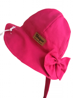 Bavlnený klobúk s mašľou FUCHSIA (Veľkosť sedí podľa obvodu detskej hlavičky)