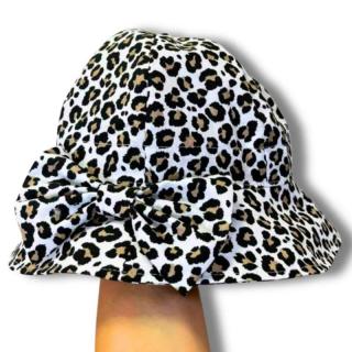 Bavlnený klobúk s mašľou LEOPARD  (Veľkosť sedí podľa obvodu detskej hlavičky)