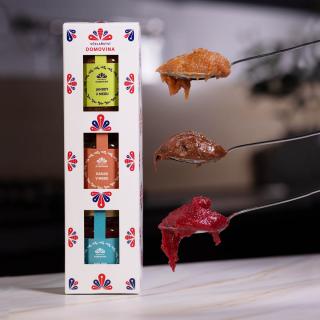 Včelařství Domovina Detská dobrota darčekové balenie 3x75 g ochutený med Design: Domovina kakao, malina, jahoda