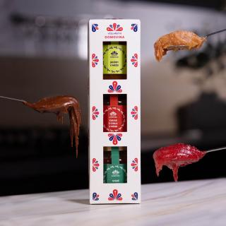 Včelařství Domovina Láskové darčekové balenie 3x75 g ochutené medy Design: Domovina jahoda, višňa, kakao s chilli