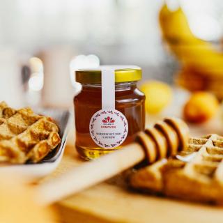 Včelařství Domovina Medovicový med s dubom Hmotnost: 180 g