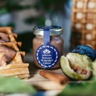 Včelařství Domovina Slivky so škoricou v mede Hmotnost: 75 g