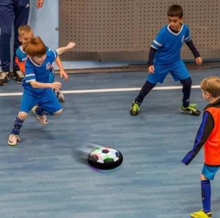 Lietajúca futbalová lopta so svetlom LED - ZĽAVA 48%