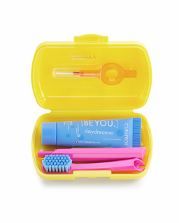 Curaprox cestovný - Set zubná kefka + CPS medzizubné kefky 2 ks + zubná pasta 10 ml - žltý