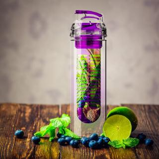 Eko fľaša s filtrom na ovocie 800ml (fialová)